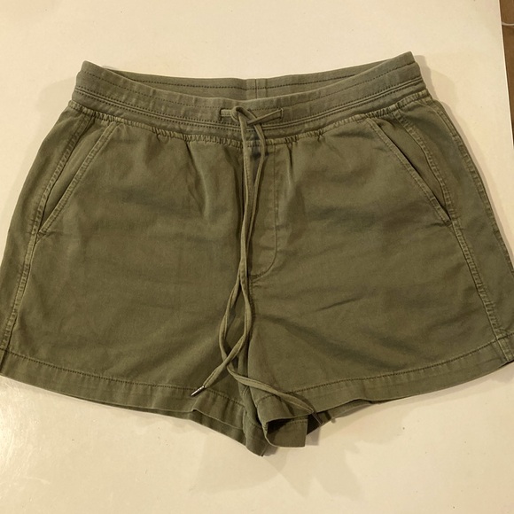 Gap Ribbed Pull-On Shorts in Desert Cactus Green Small - Picture 3 of 7